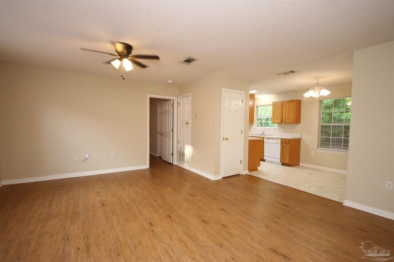 2289 Wyatt St - Photo 4 of 19