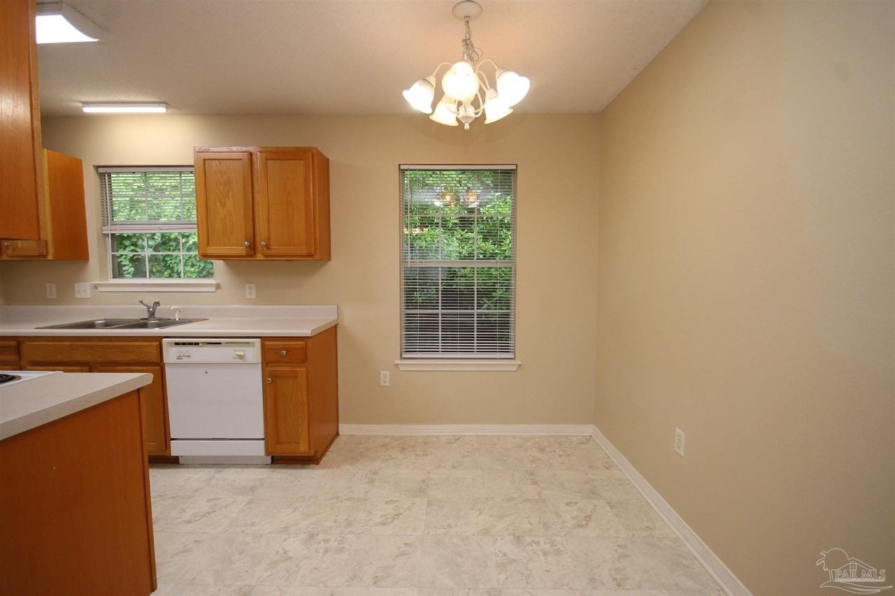 2289 Wyatt St - Photo 5 of 19