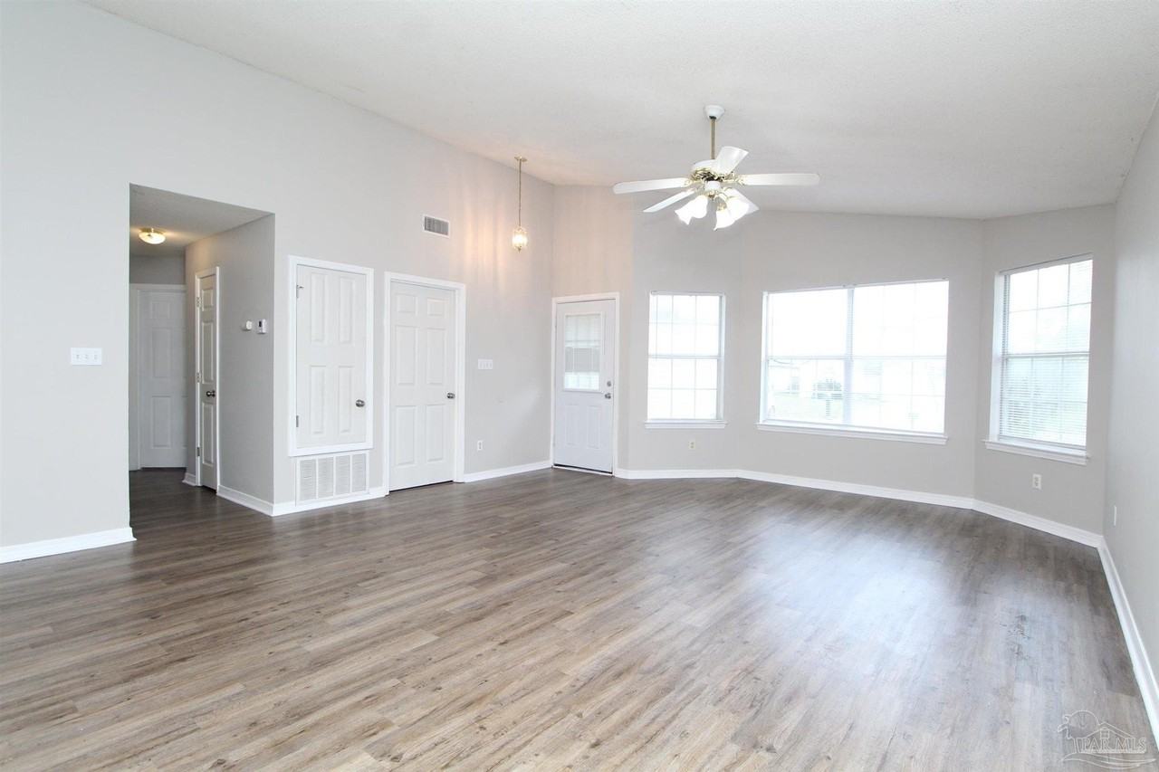 2081 Sequoia Cir - Photo 3 of 19