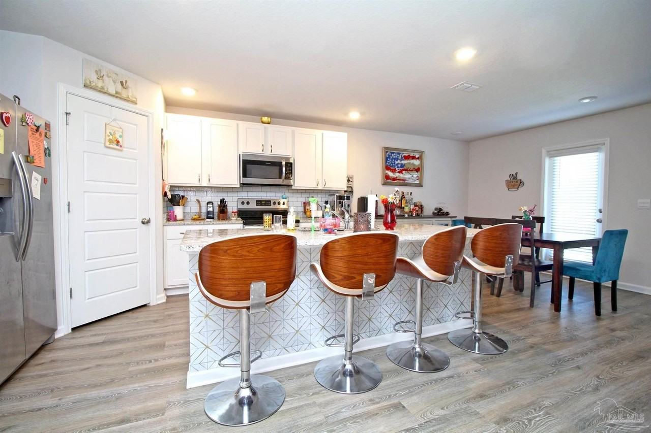 6376 Burrow Ln - Photo 3 of 16