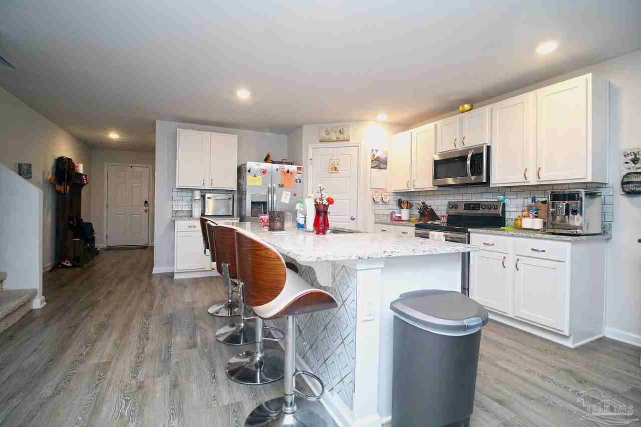 6376 Burrow Ln - Photo 5 of 16