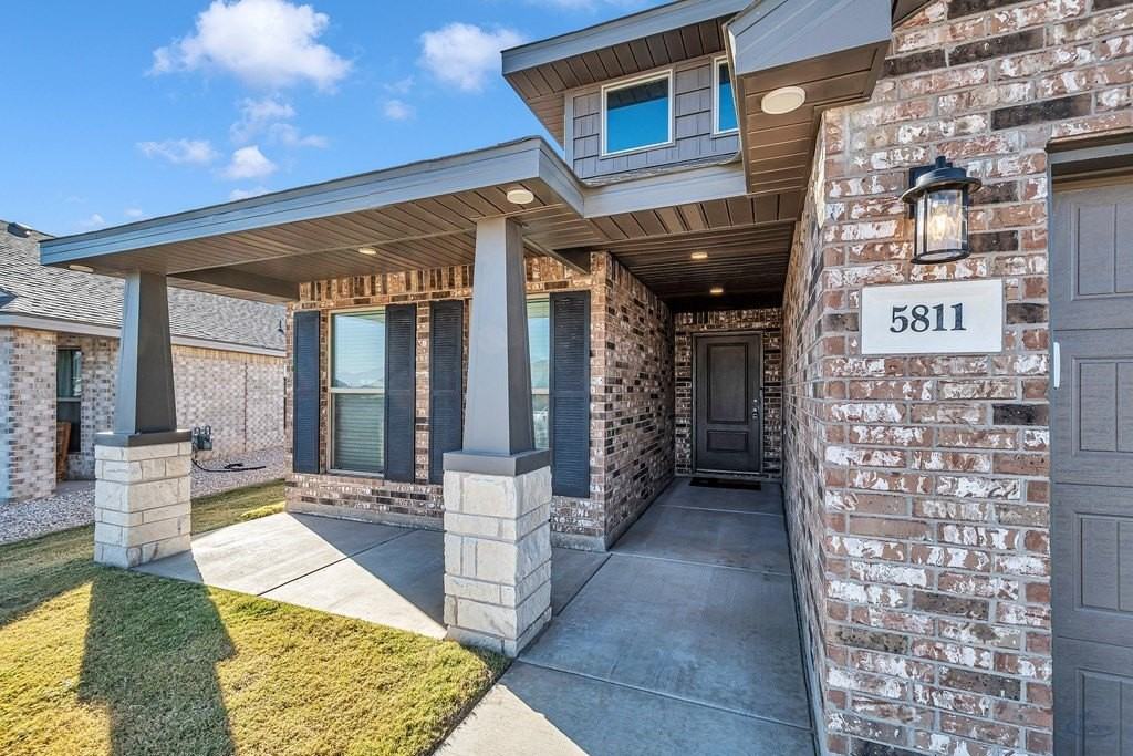 5811 Briscoe Rd - Photo 6 of 41