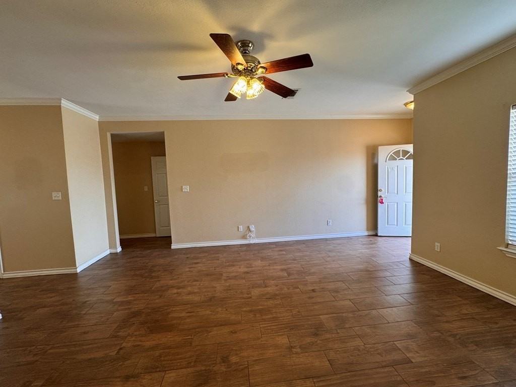 4503 Crockett Ave Apt B - Photo 4 of 22