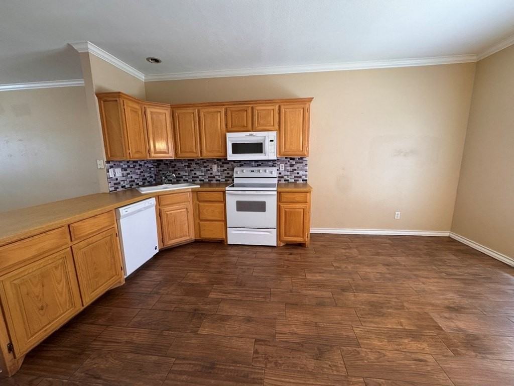 4503 Crockett Ave Apt B - Photo 6 of 22