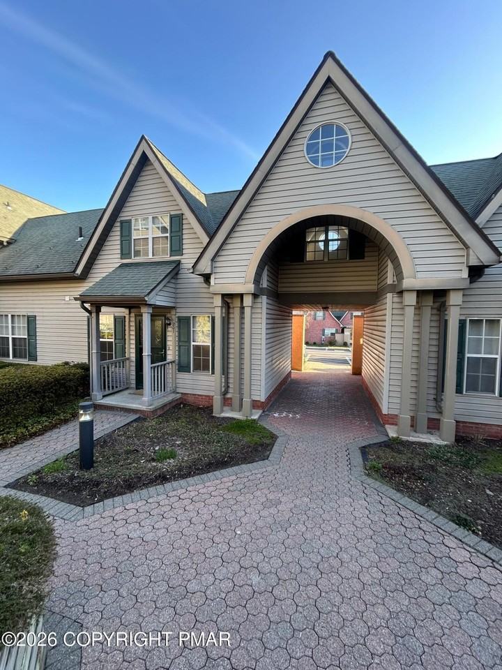 201 Walnut Grove Rd - Photo 2 of 15