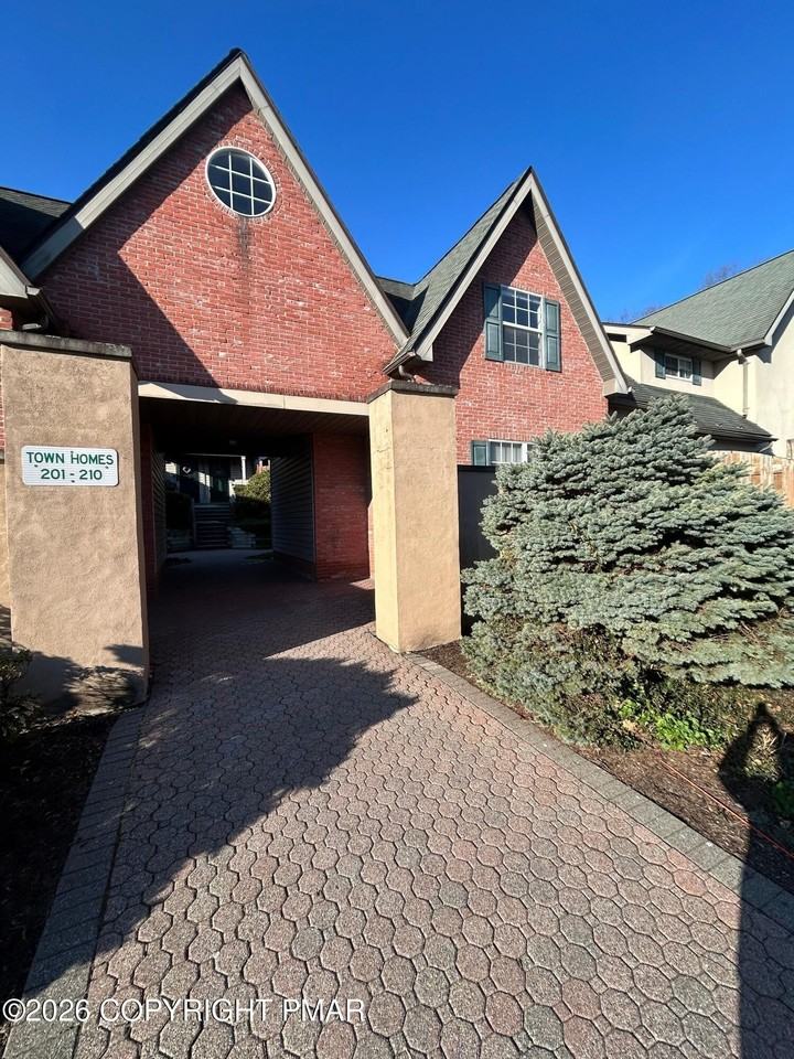 201 Walnut Grove Rd - Photo 3 of 15