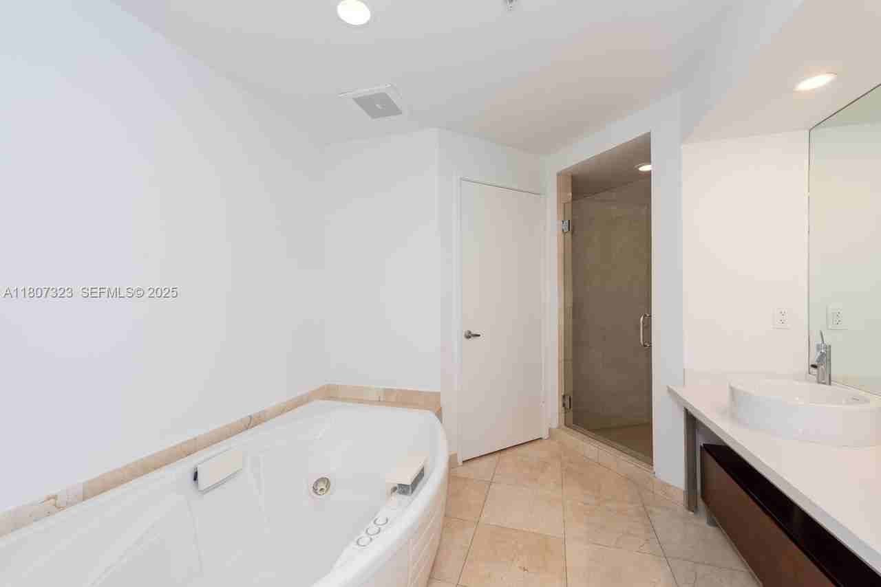 16275 Collins Avenue #804 - Photo 5 of 36