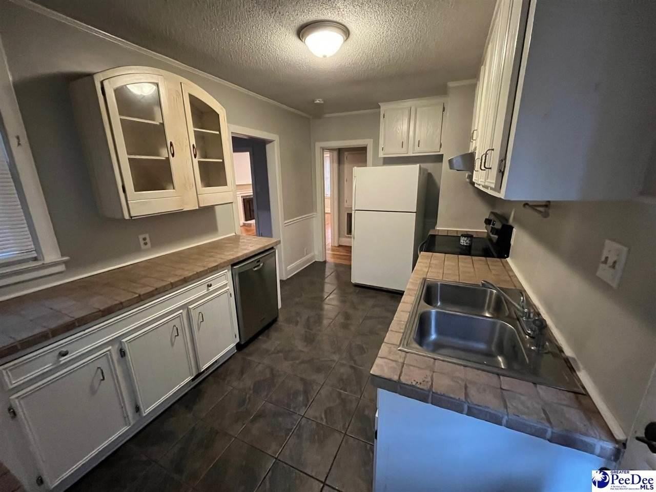 1008 W Cedar St - Photo 4 of 11