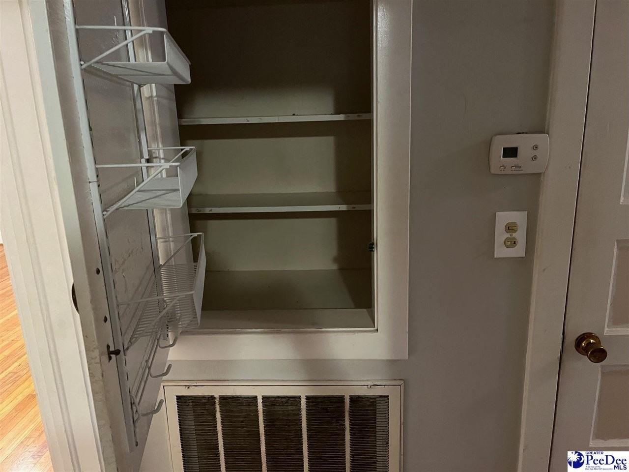 1008 W Cedar St - Photo 6 of 11