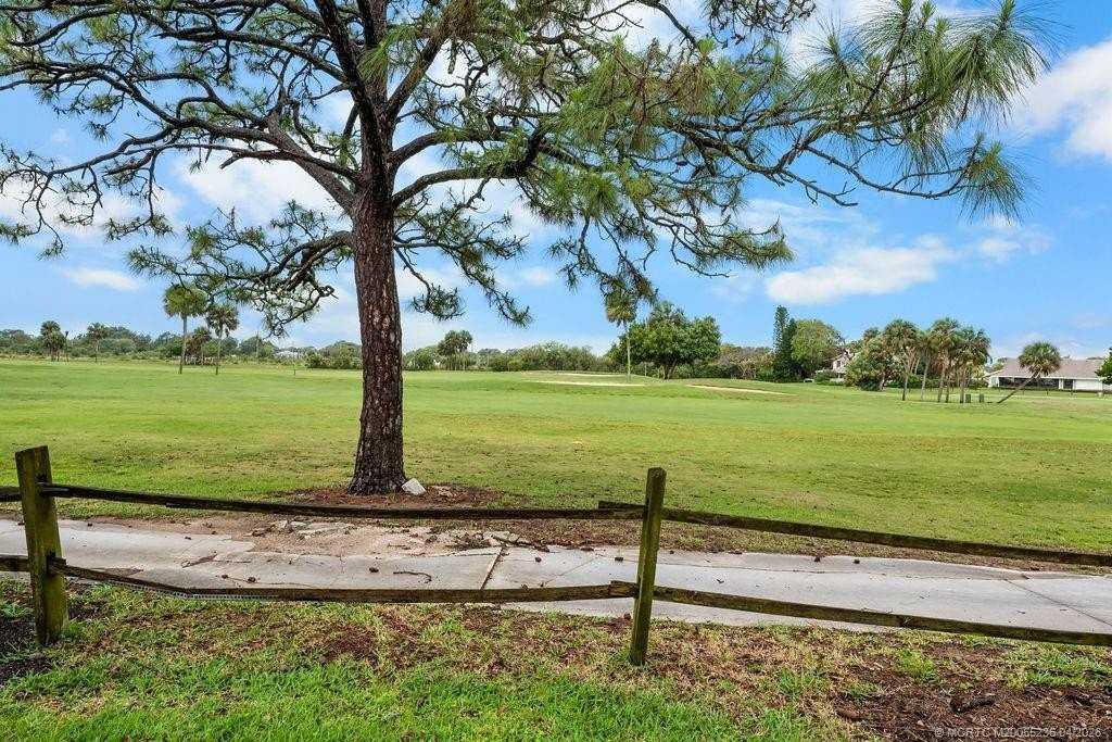 7894 Se Saratoga Dr - Photo 4 of 36