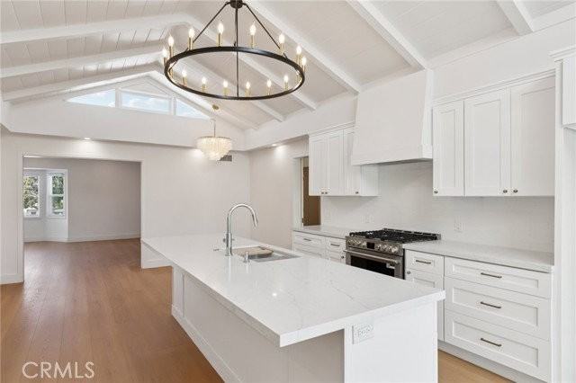 2806 Manning Ave - Photo 3 of 8