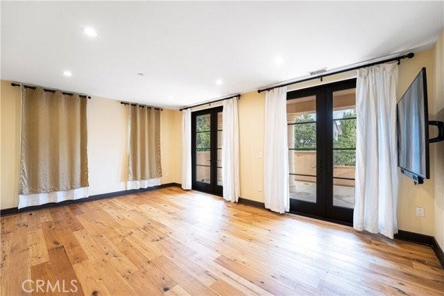 10523 Ashton Ave #202 - Photo 5 of 8