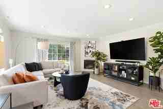 1842 Greenfield Ave #102 - Photo 5 of 8