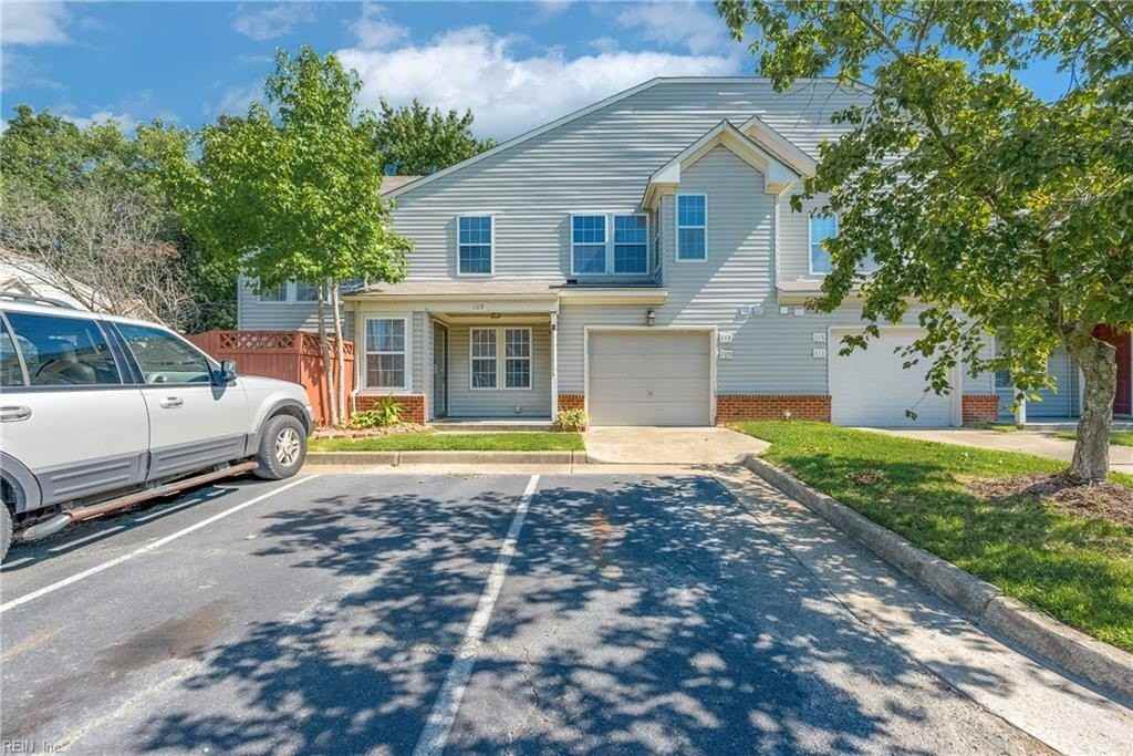 109 Locust Ln - Photo 2 of 42