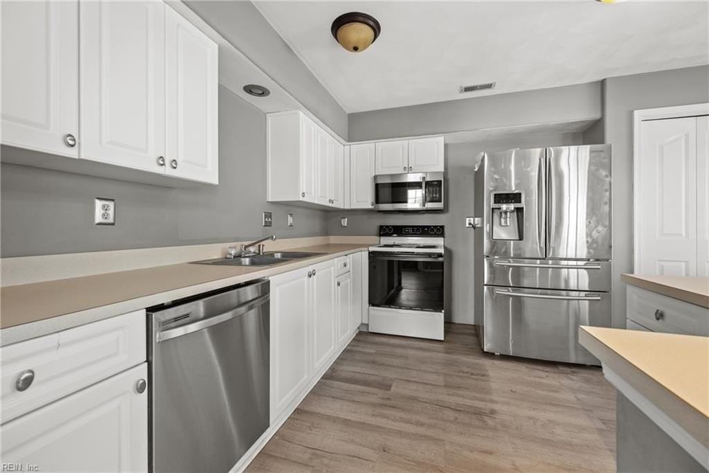 109 Locust Ln - Photo 7 of 42