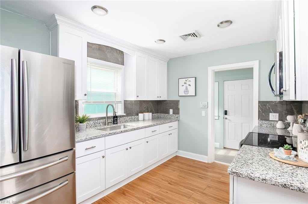 7927 Harold St - Photo 5 of 21