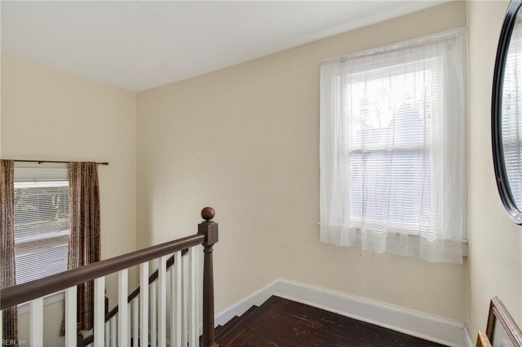 8 Dahlgren Ave - Photo 5 of 26