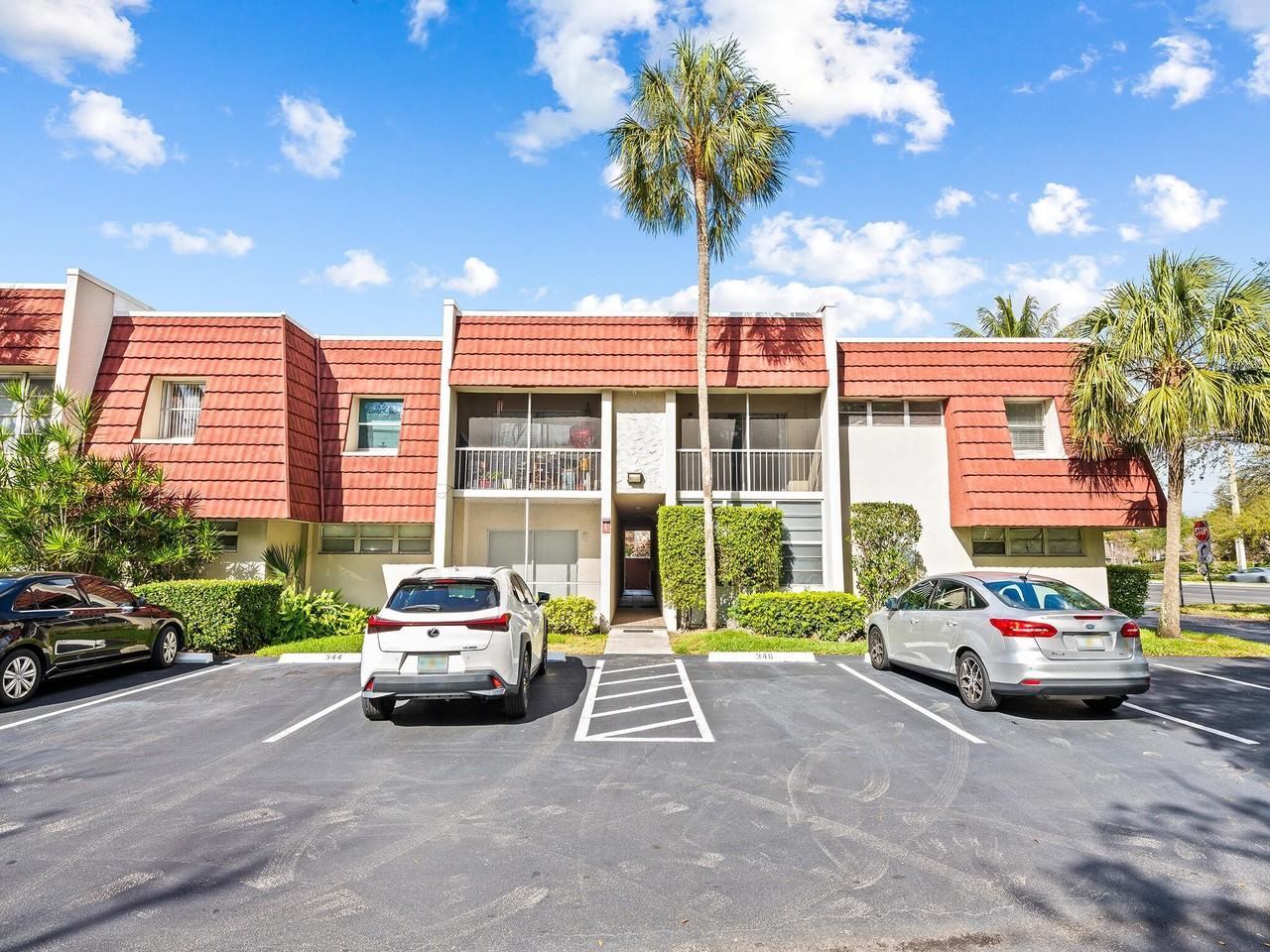 1 Jacaranda Country Club Dr Unit 202 - Photo 2 of 25