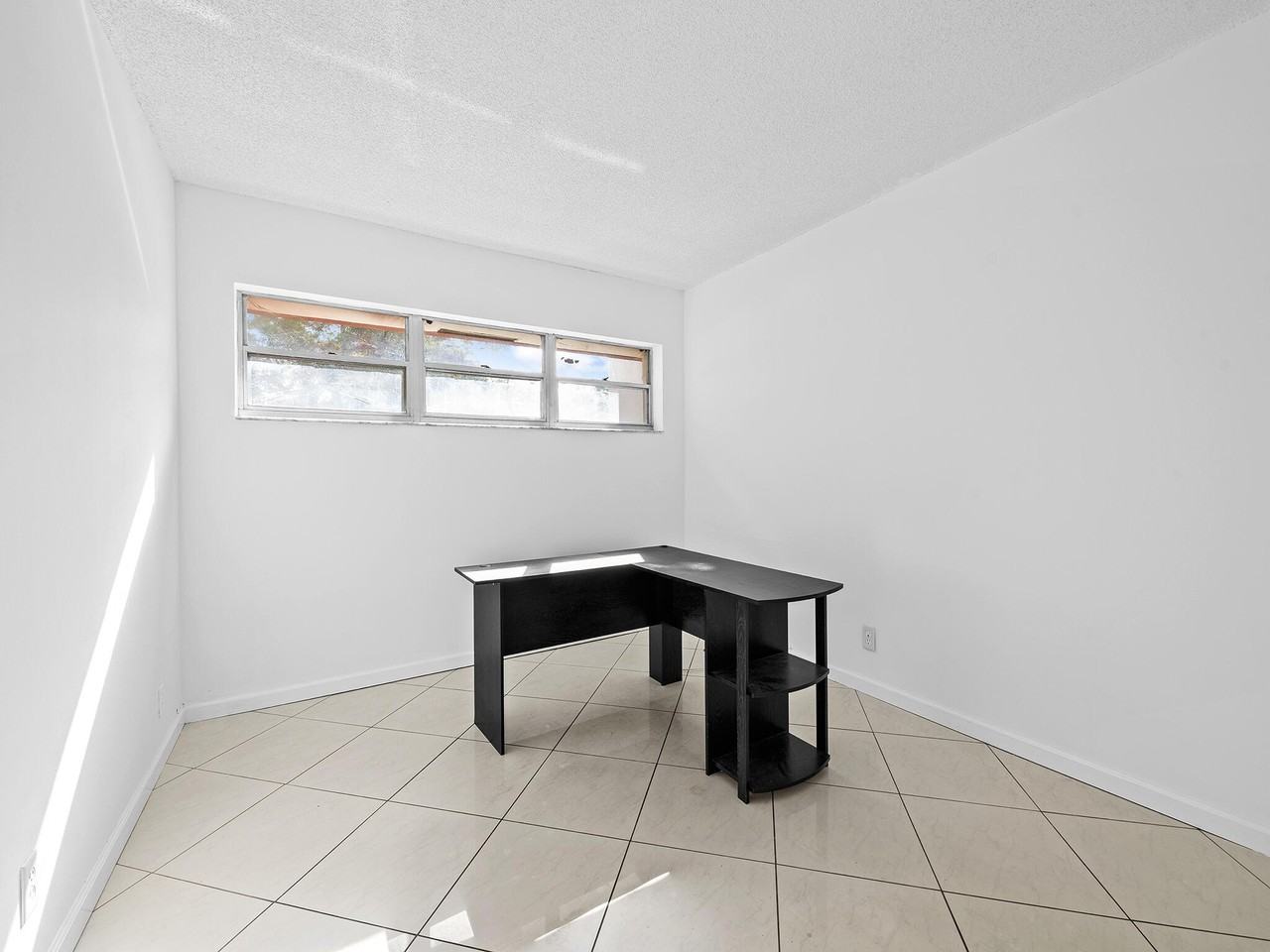 1 Jacaranda Country Club Dr Unit 202 - Photo 7 of 25