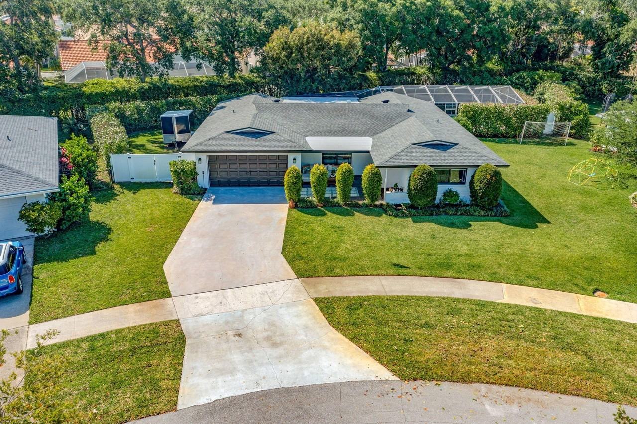 932 Evergreen Dr - Photo 2 of 50