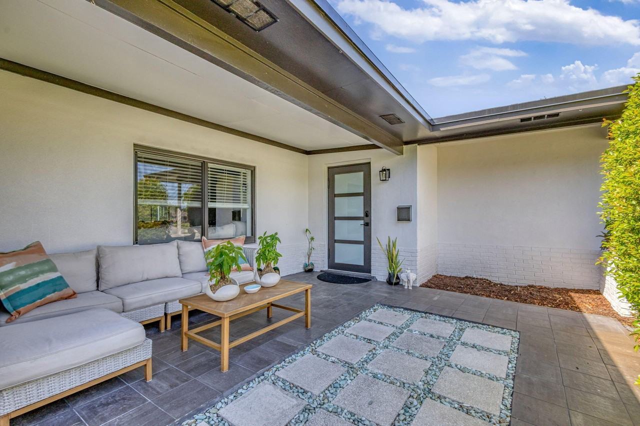 932 Evergreen Dr - Photo 7 of 50