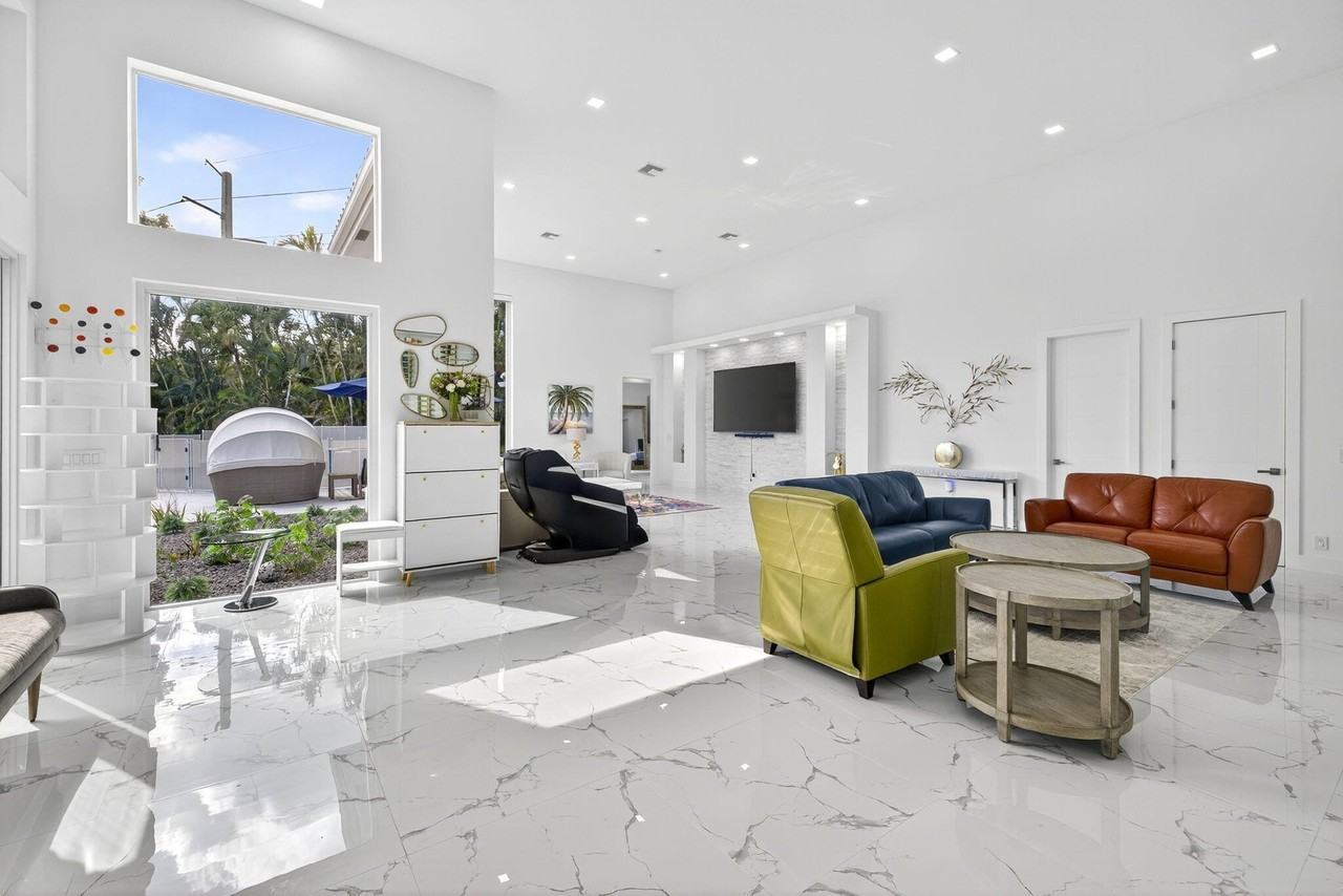 2673 Nw 64th Blvd - Photo 7 of 50