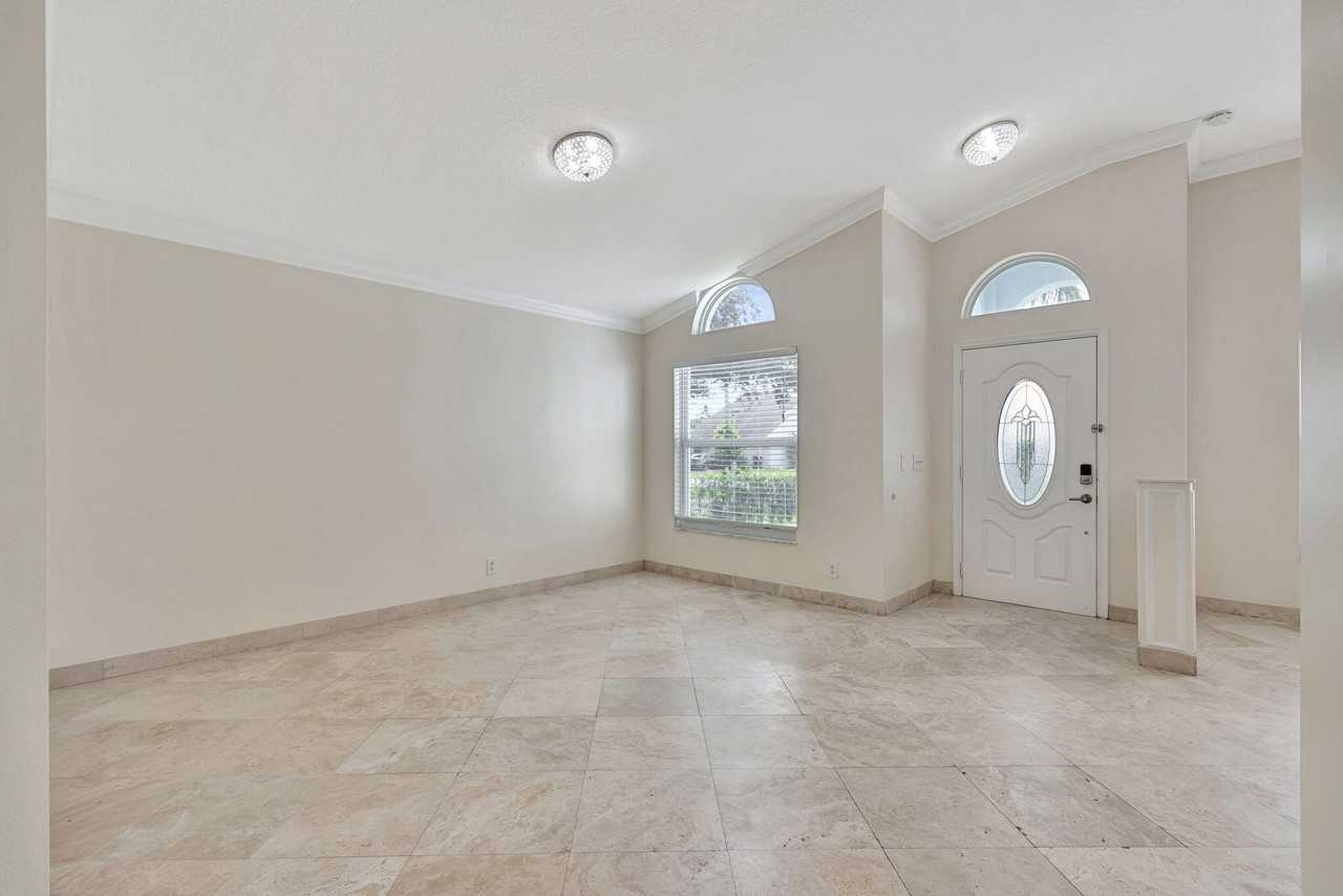 6253 Michael St - Photo 7 of 50