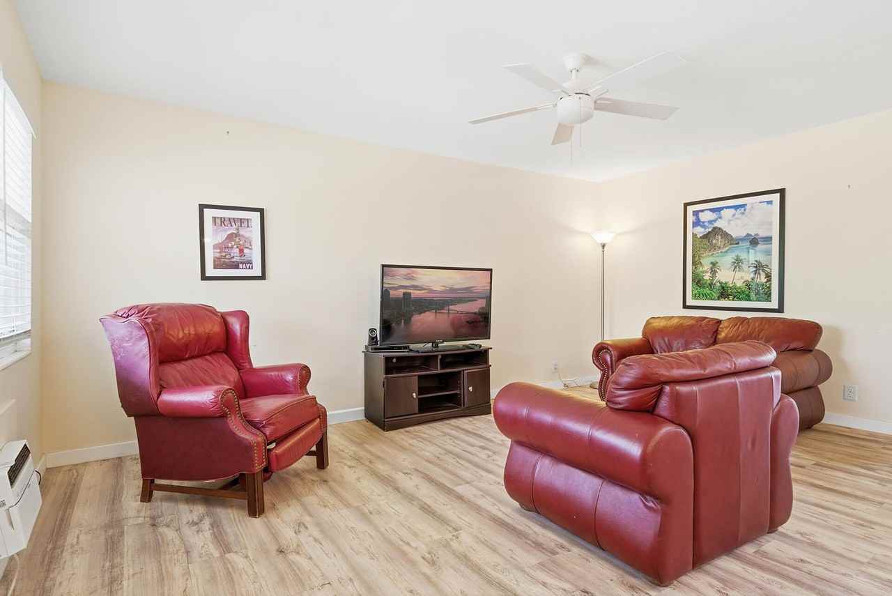 142 Norwich F - Photo 5 of 21