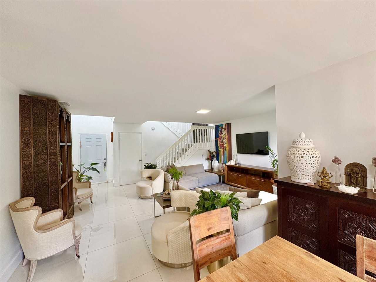 4832 Grapevine Way - Photo 4 of 22