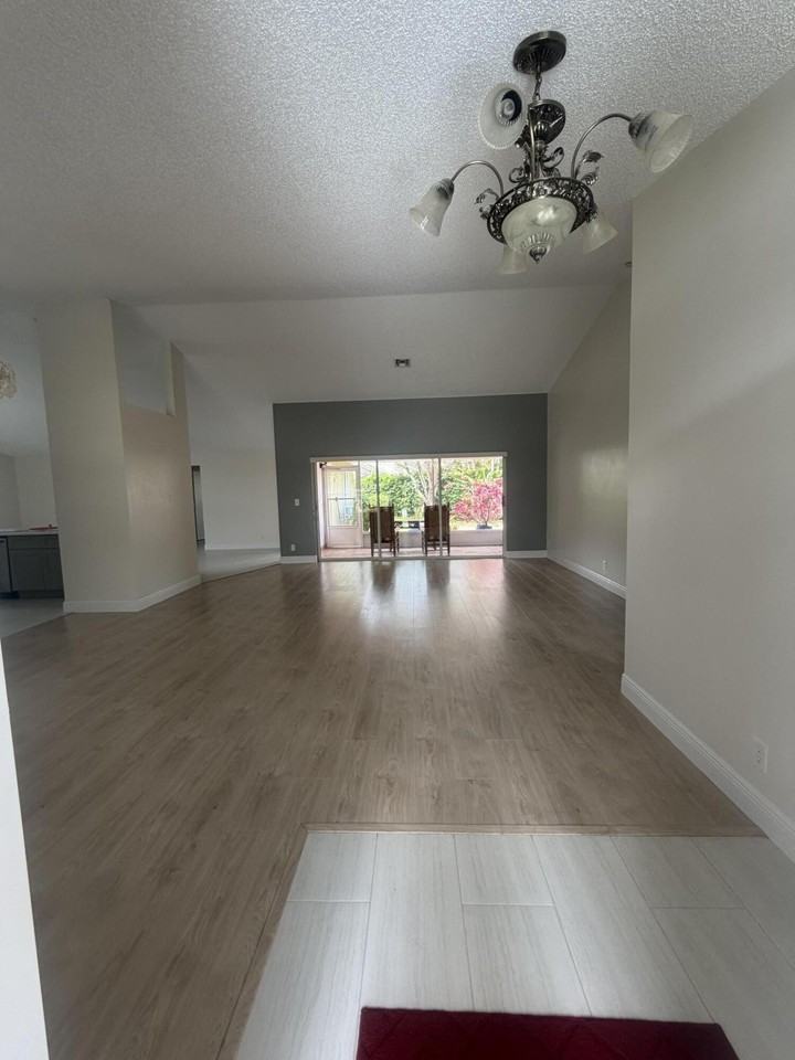 1401 Hideaway Bnd - Photo 2 of 12