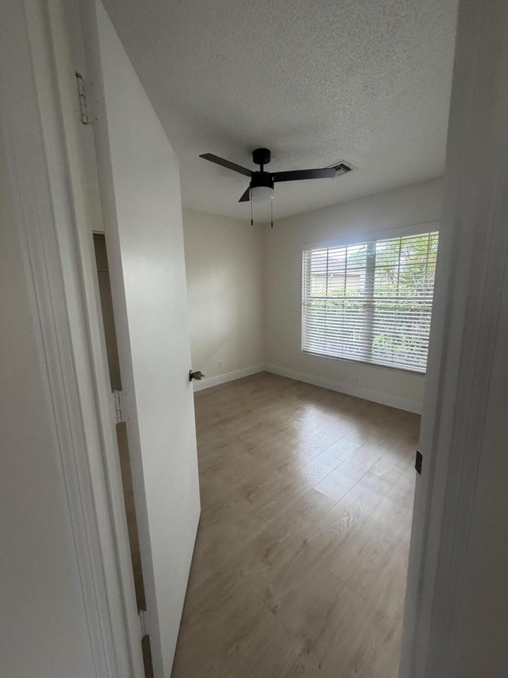 1401 Hideaway Bnd - Photo 7 of 12