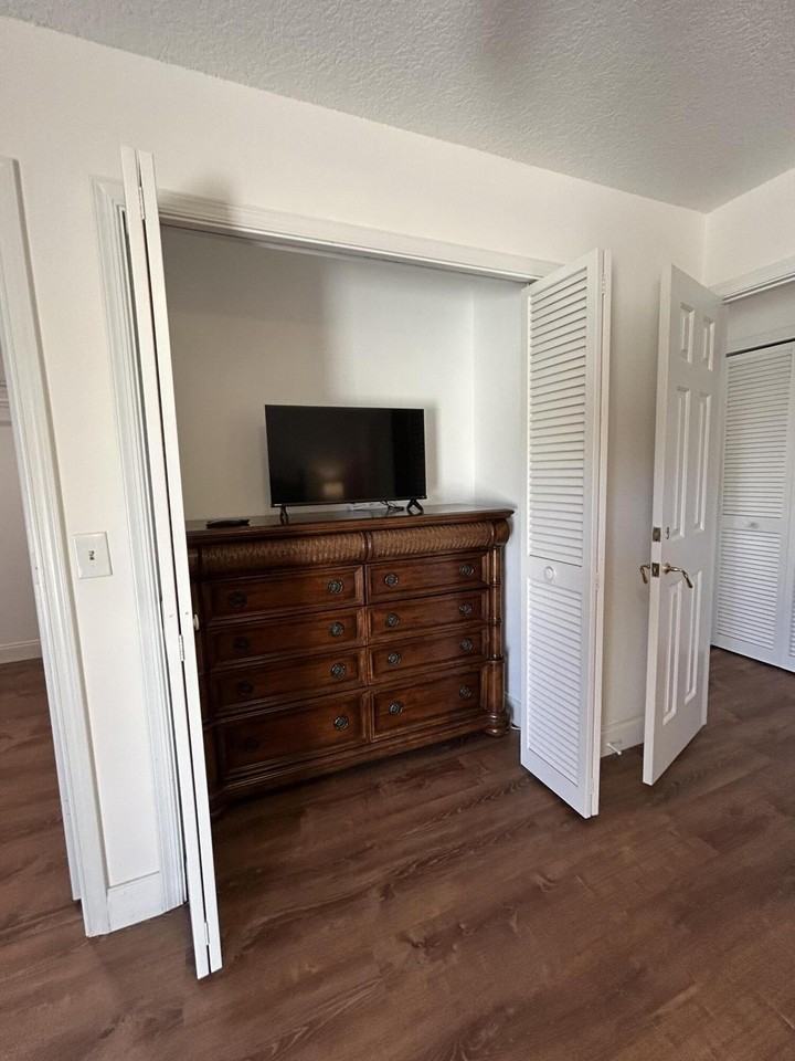 13383 Bedford Mews Ct - Photo 7 of 50