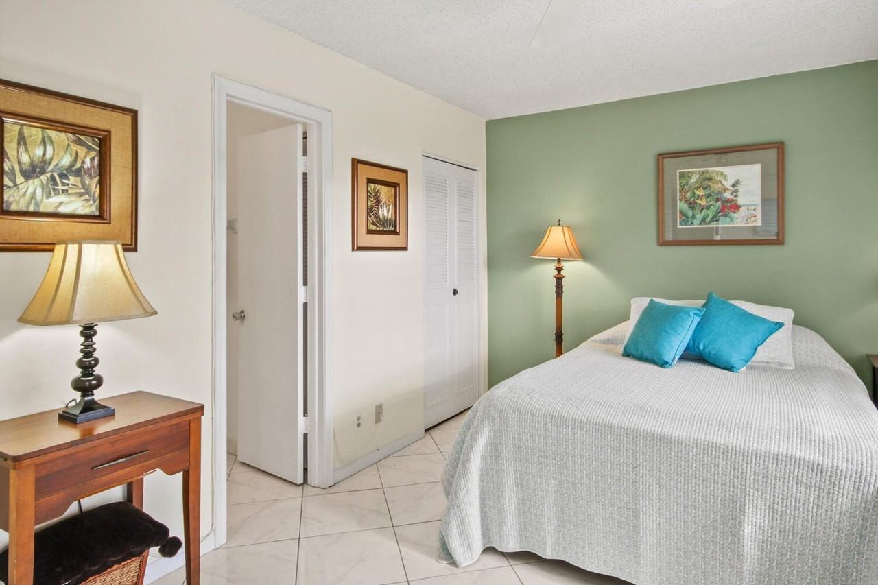 1001 Flame Vine Ave #202 - Photo 6 of 18