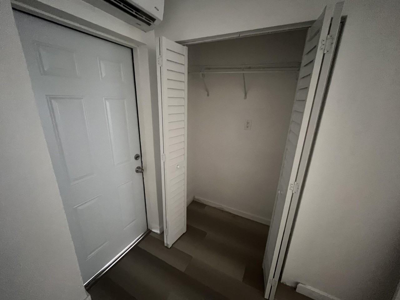 1019 Se 3rd St Apt 3 - Photo 7 of 13