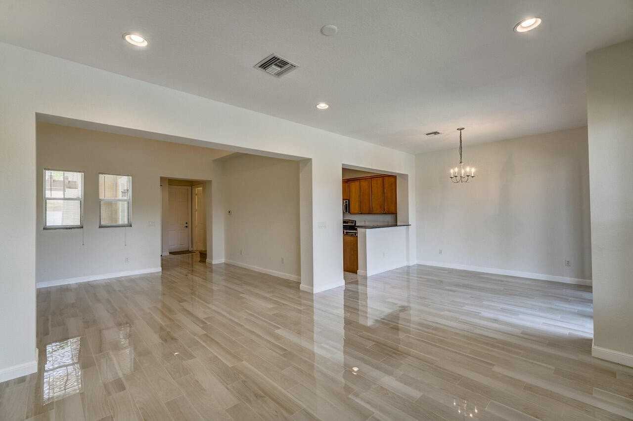 477 Pacific Grove Dr #2 - Photo 6 of 42