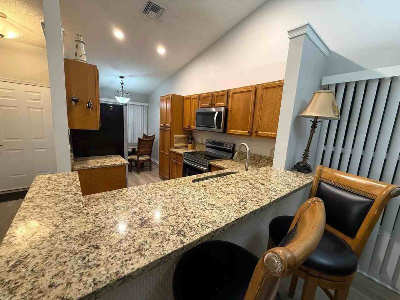 12718 Westhampton Cir - Photo 4 of 17