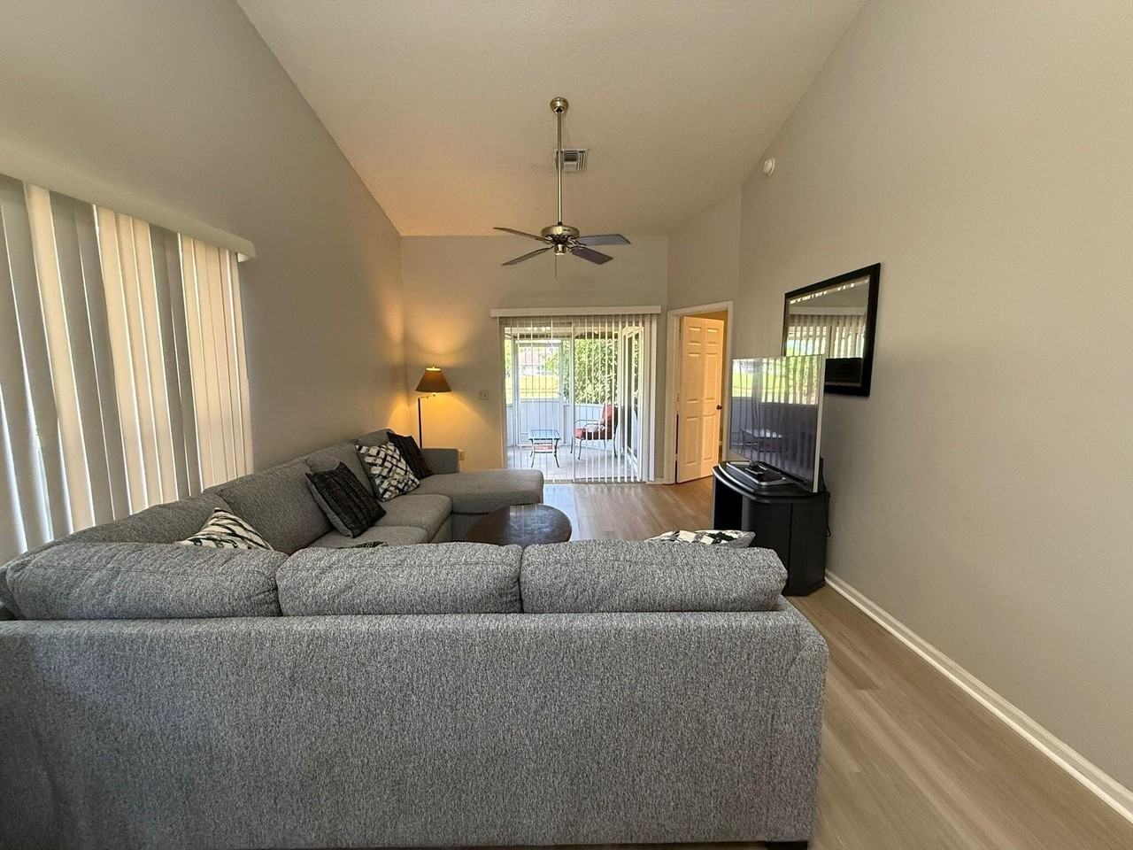 12718 Westhampton Cir - Photo 6 of 17