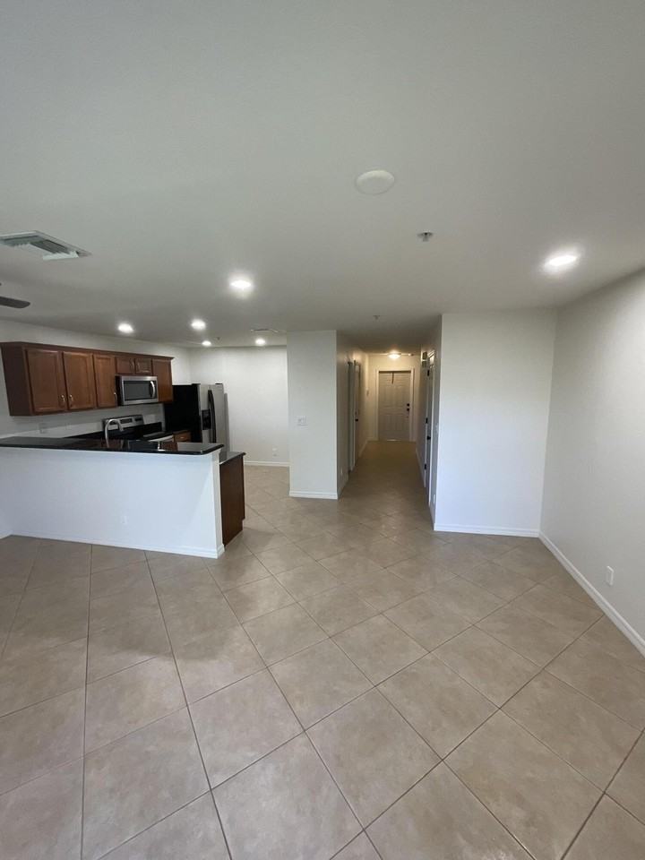 5269 Se Jennings Ln - Photo 6 of 34