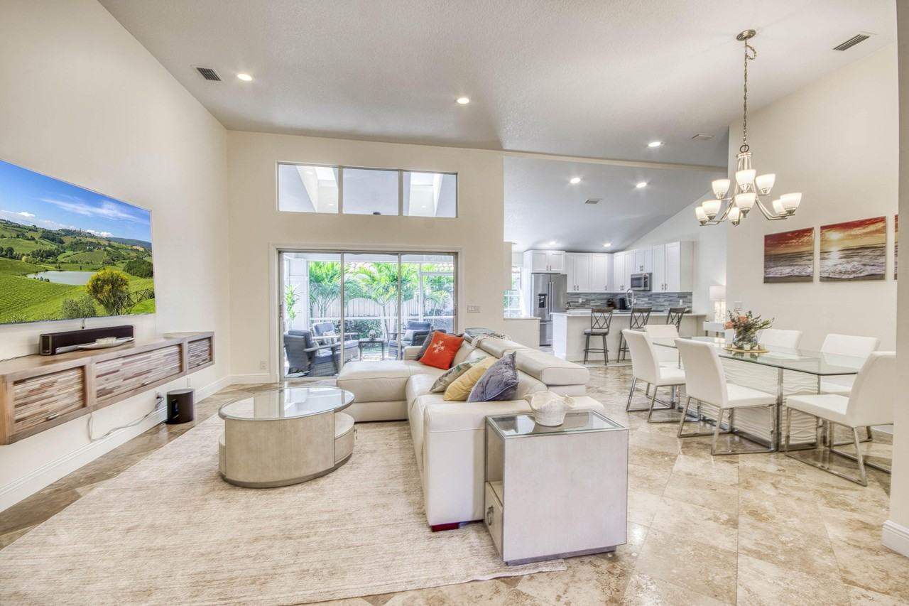 158 Eagleton Ct - Photo 3 of 36