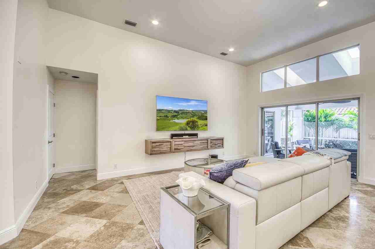 158 Eagleton Ct - Photo 4 of 36