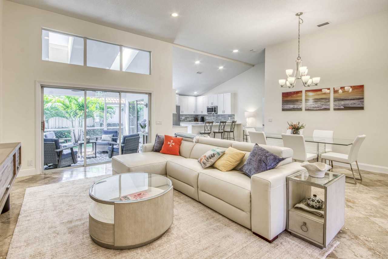 158 Eagleton Ct - Photo 7 of 36