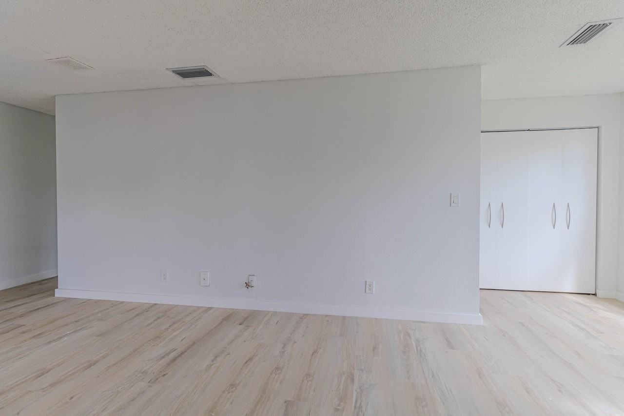 3350 Pinewalk Dr N #1418 - Photo 7 of 14
