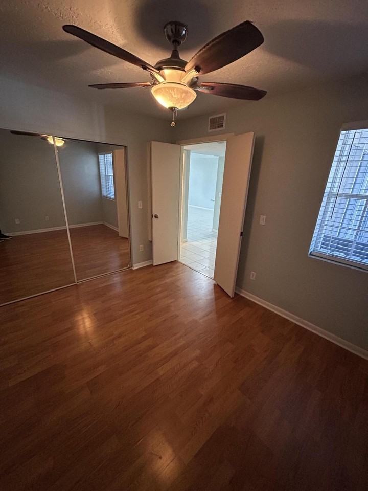 1585 Ne Beacon Dr Apt 1103 - Photo 6 of 23