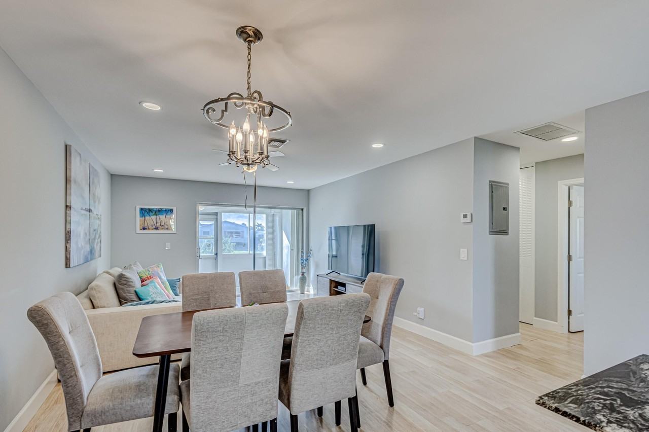 2680 Barkley Dr E - Photo 4 of 37