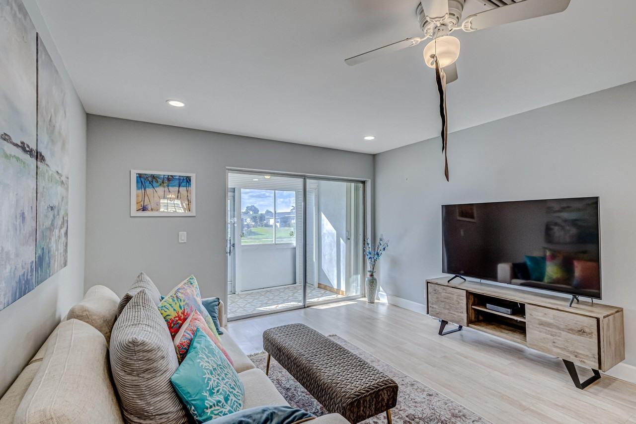 2680 Barkley Dr E - Photo 5 of 37