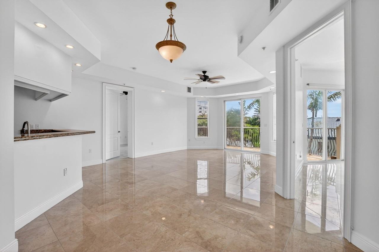 616 Se 20th Ave Apt 302 - Photo 6 of 39