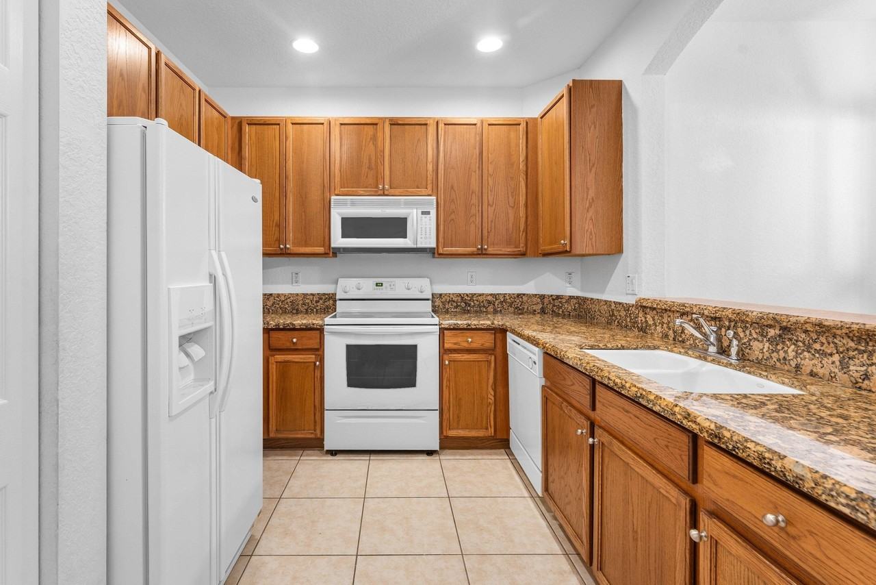 4891 Bonsai Cir Apt 101 - Photo 4 of 27