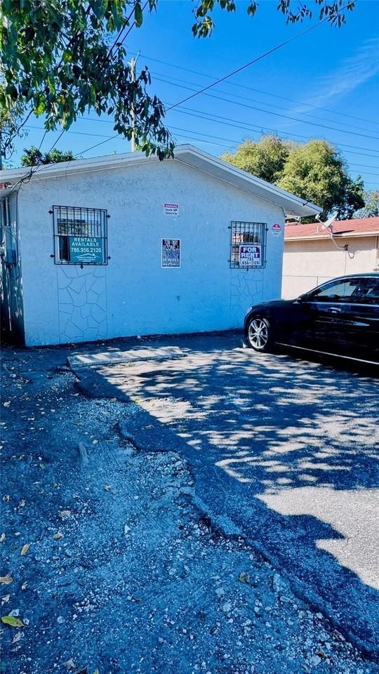 6228 Nw 4th Ave Unit Rear - Photo 2 of 32