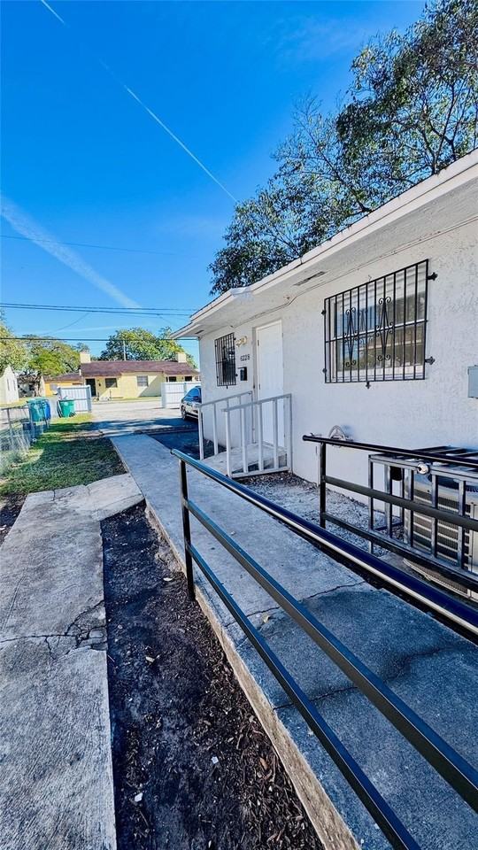 6228 Nw 4th Ave Unit Rear - Photo 3 of 32