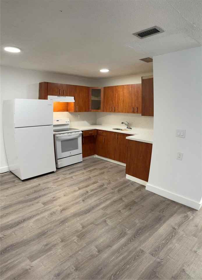 6228 Nw 4th Ave Unit Rear - Photo 6 of 32